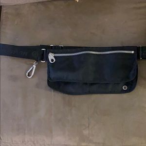 Lululemon Fanny